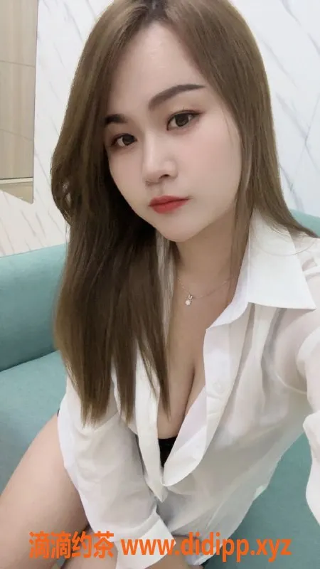 深圳楼凤-宝安小可，性价比高的大胸服务，水中萧体验