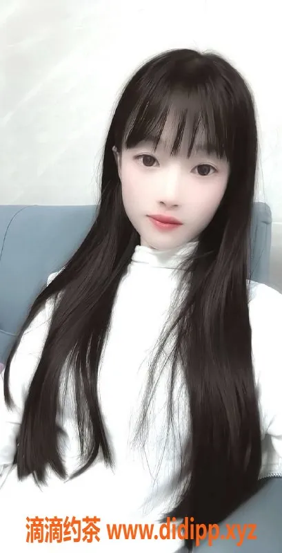 深圳楼凤-龙华小倩，嫩妹御姐大胸，包夜体验不容错过