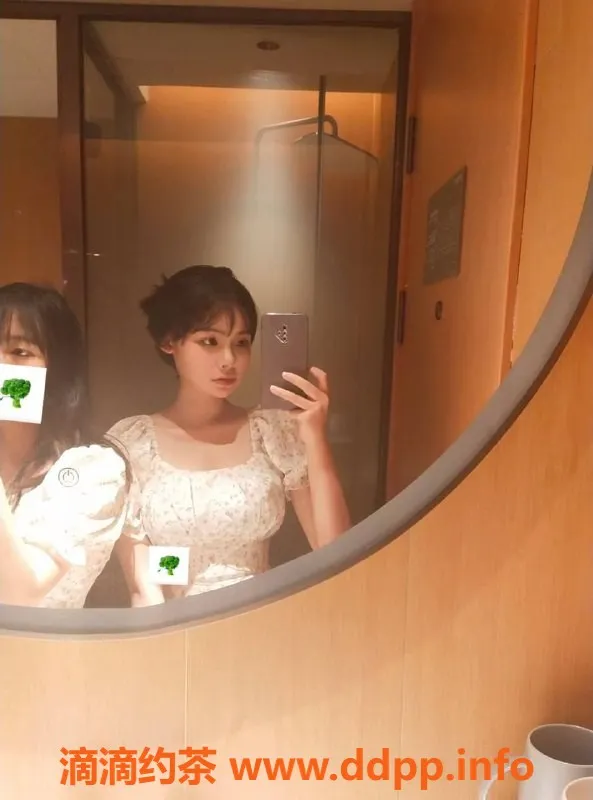 厦门楼凤-集美区双飞嫩妹小遇思思，包夜25张