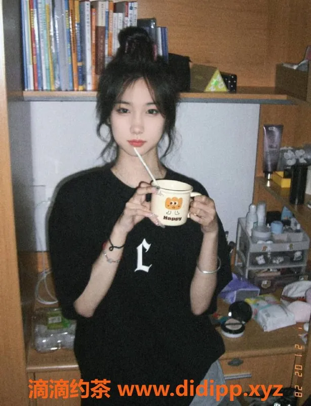 北京楼凤-朝阳小豌豆，165cm、47kg，大一嫩妹，千元档服务