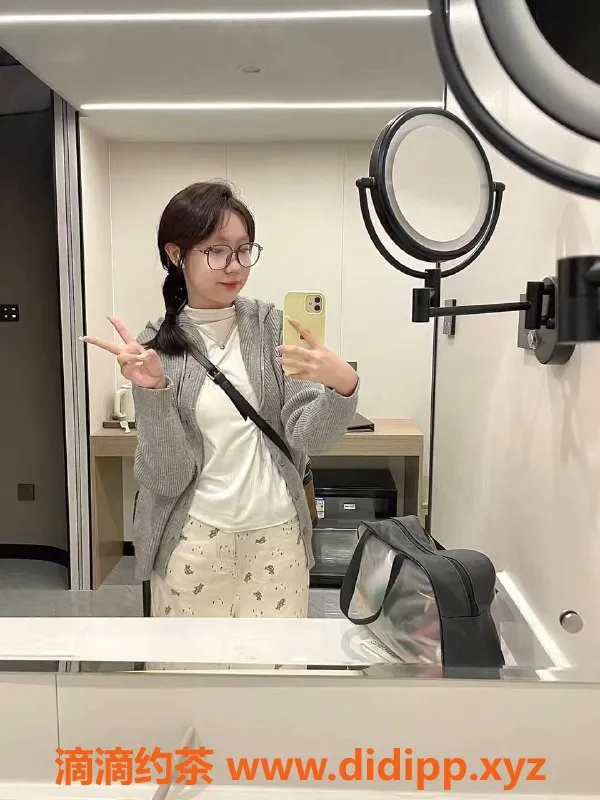 北京楼凤资源信息,朝阳小豌豆，165cm、47kg，大一嫩妹，千元档服务