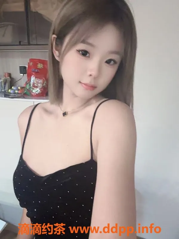 上海楼凤-浦东18岁嫩妹吐泡泡 36D制服服务