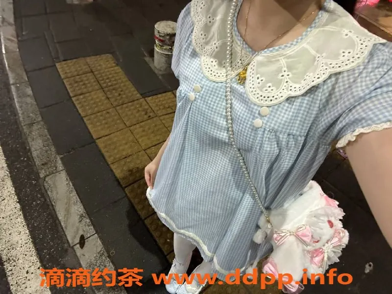 厦门楼凤-集美区双飞嫩妹小遇思思，包夜仅需25张