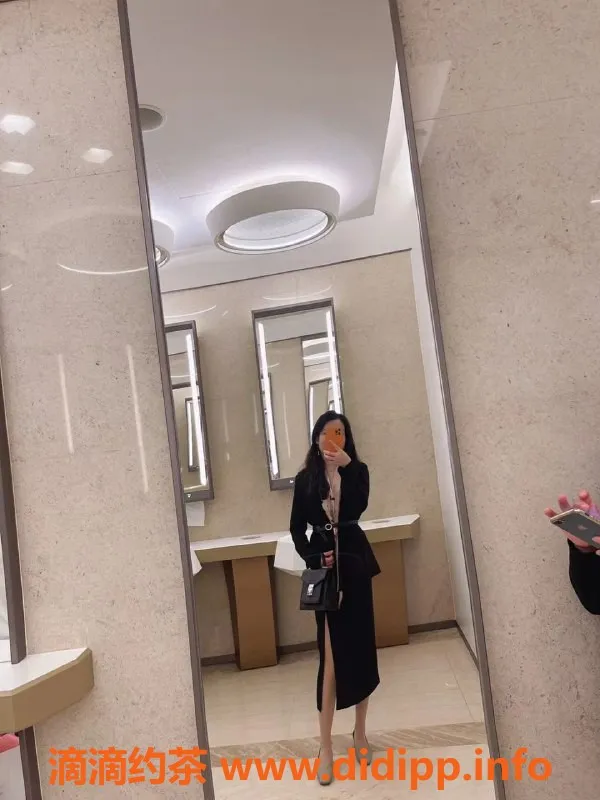 上海楼凤-闵行馨娜，24岁，168cm，36D，800元体验