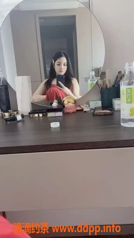 上海楼凤-闵行馨娜，24岁，168cm，36D，800元体验