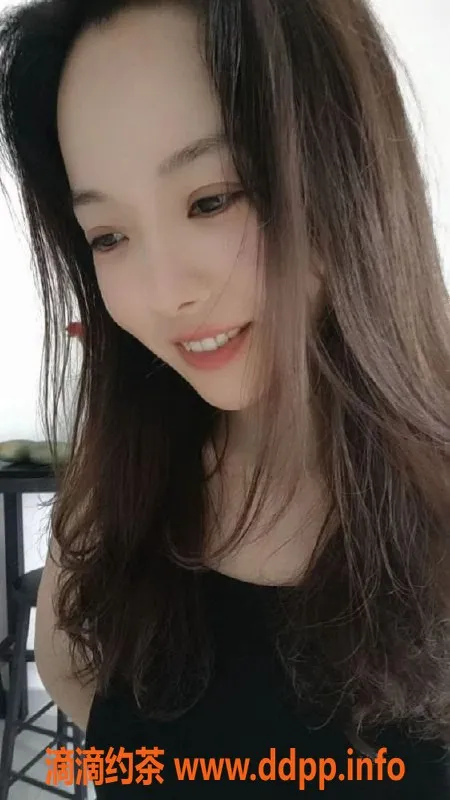 广州楼凤-天河兼职少妇红红，32岁160cm，400元体验