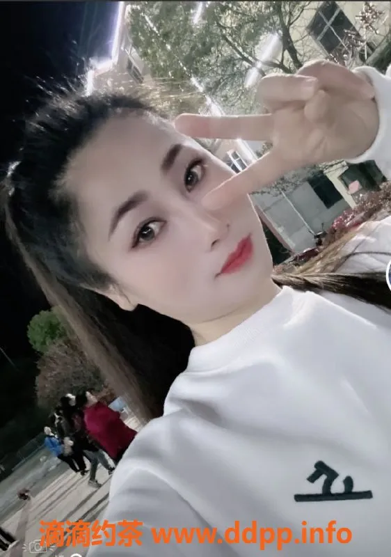 广州楼凤-广州白云红唇美妇，33岁，165cm，茶水400元