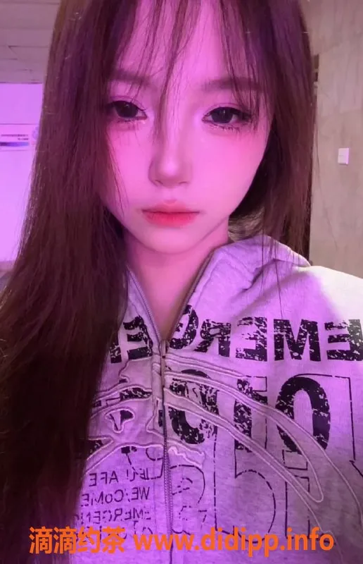 杭州楼凤资源信息,火鸡面嫩妹，颜值超高，拱墅上门服务