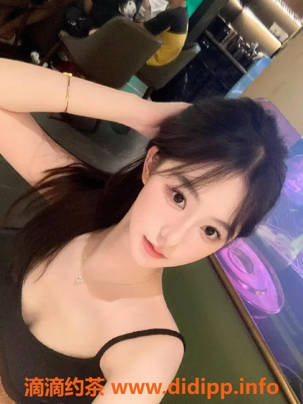 上海楼凤-21岁林希，闵行御姐1500元起服务