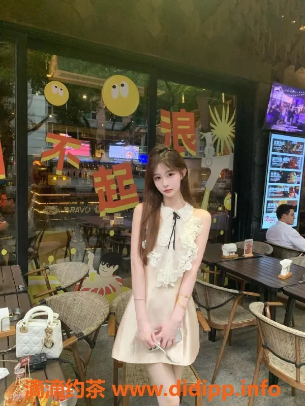 上海楼凤-21岁林希，闵行御姐1500元起服务