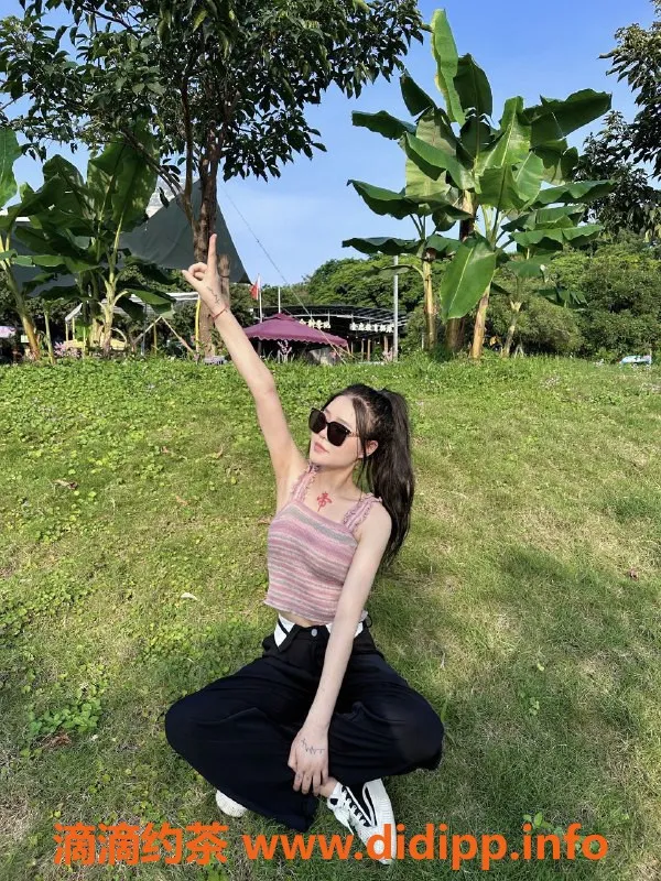 深圳楼凤资源信息,深圳南山草莓，18岁166cm高B+胸，800元起