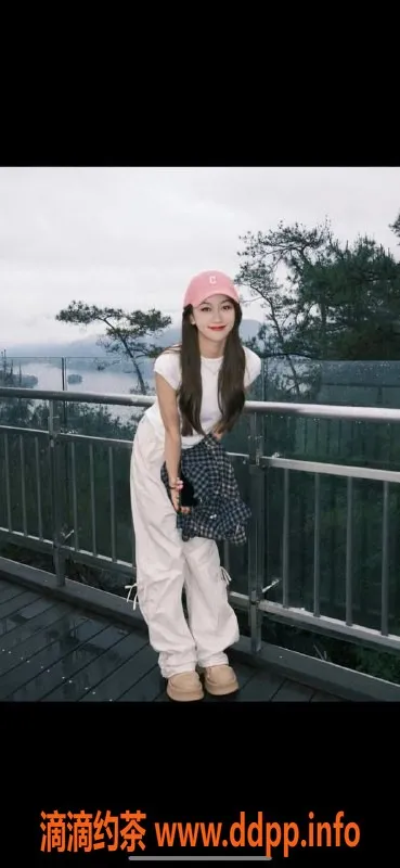 北京楼凤-朝阳米雪，166身高，46体重，陪浴服务千元档