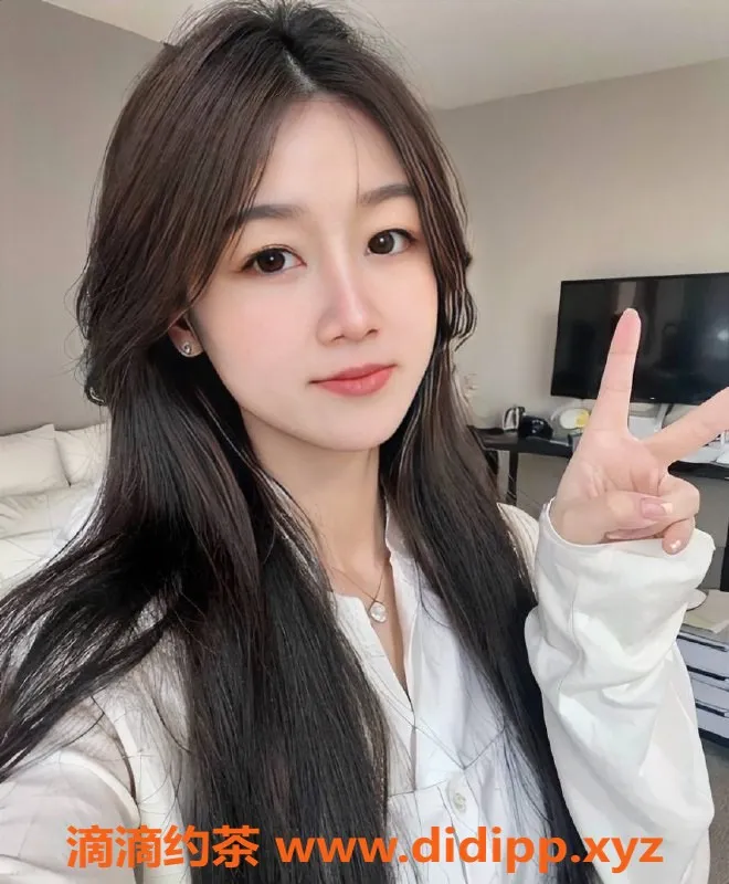 深圳楼凤-南山染染，激情舌吻与按摩体验