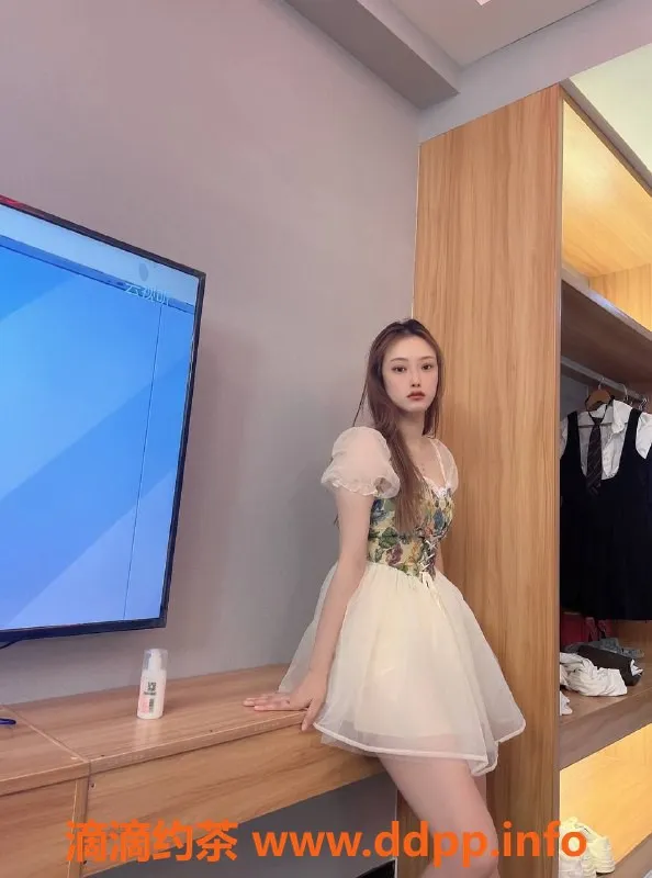 厦门楼凤-集美区小依，7张真实照片等你来约！