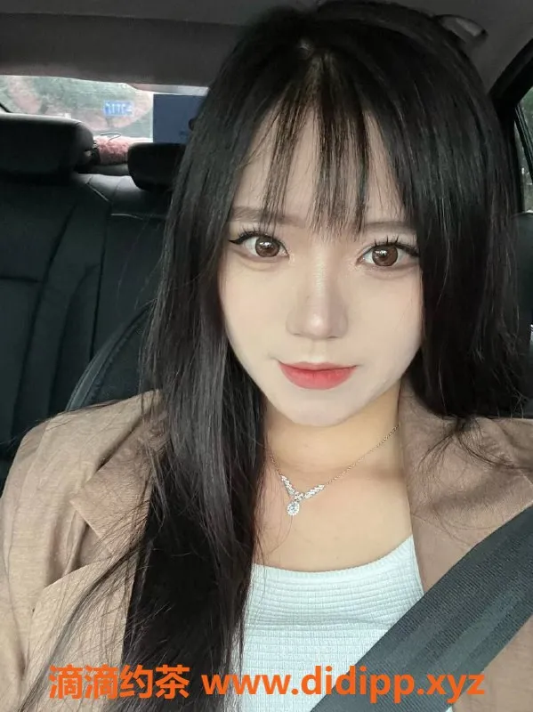 上海楼凤-普陀百合172cm 54kg 性感口交服务