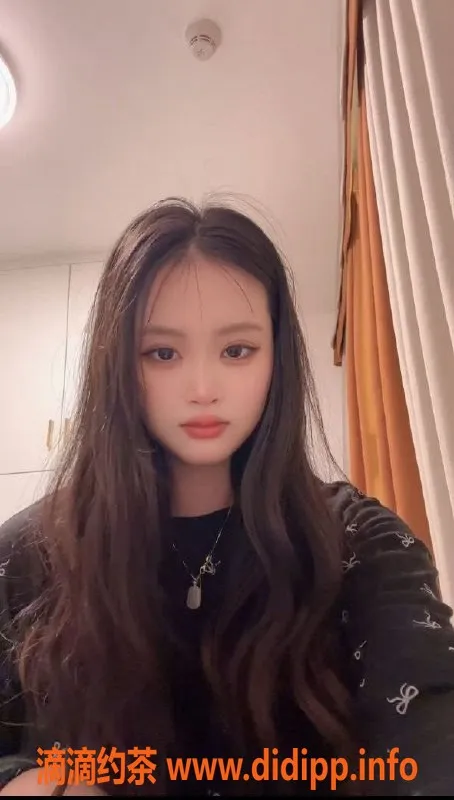 广州楼凤-海珠映雪，800元舌吻御姐陪伴