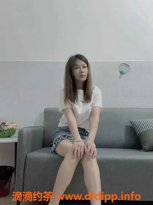 广州楼凤-天河大奶御姐小美，158cm 36C体验超值！