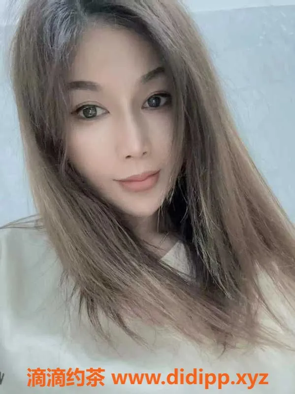 广州楼凤-天河大奶御姐小美，158cm 36C体验超值！