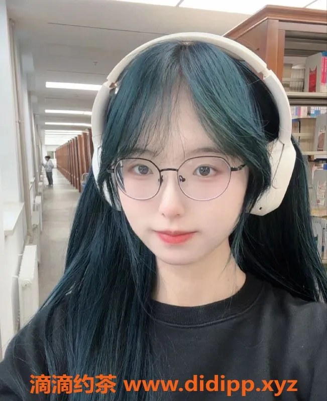 北京楼凤资源信息,丰台兔兔：165cm，45kg，高端陪浴服务