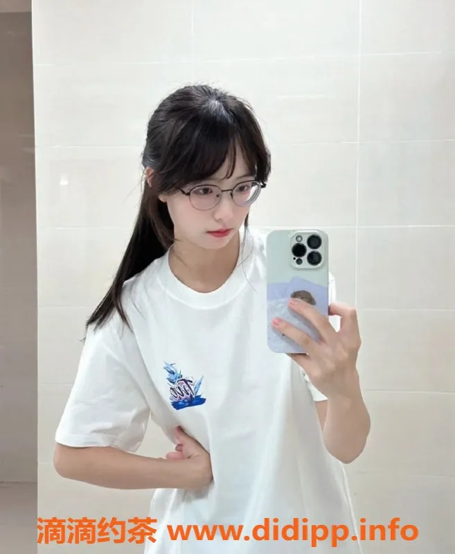 北京楼凤-丰台兔兔：165cm，45kg，高端陪浴服务