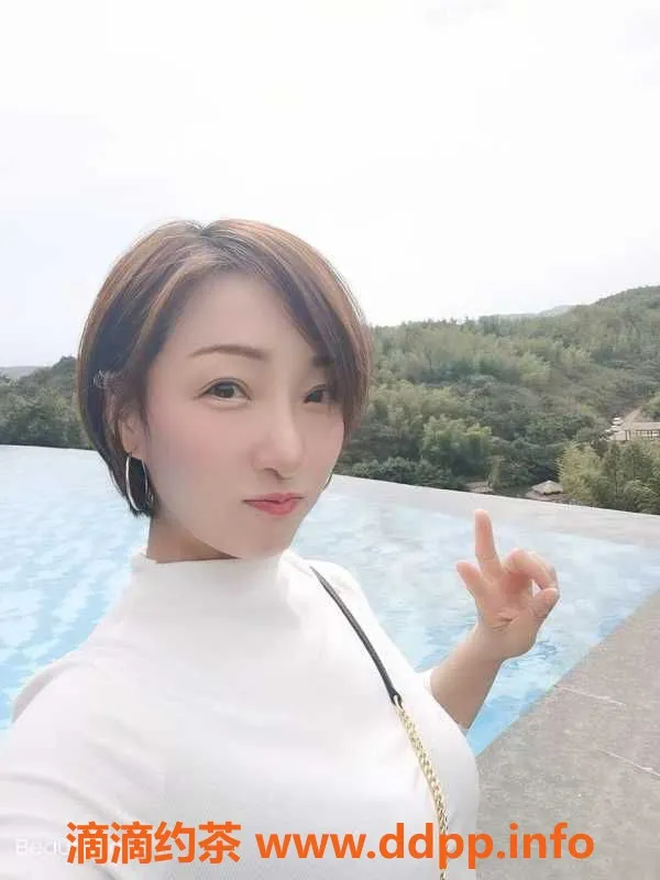 广州楼凤-广州白云区气质少妇馨馨，32岁，身高162，价格380起