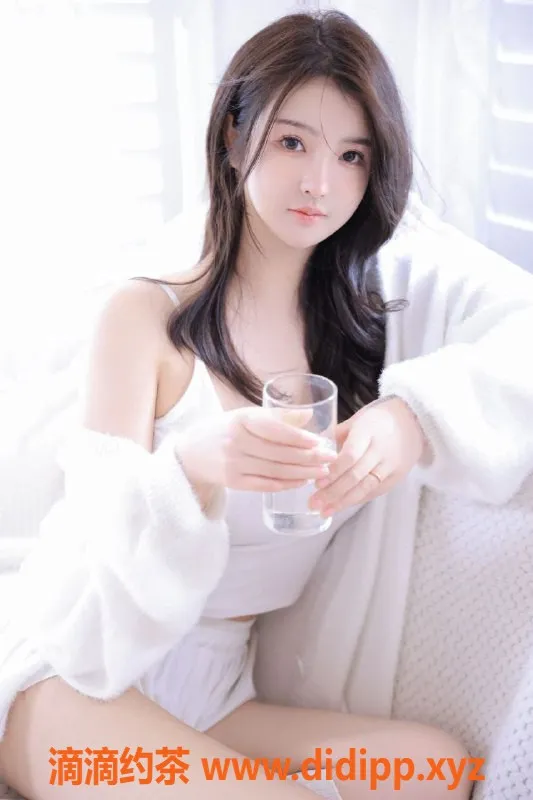 杭州楼凤-杭州美羊羊 163高个 22岁天然大D陪浴服务