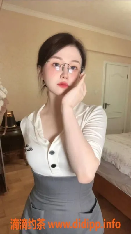 深圳楼凤-深圳南山小羽毛，23岁C罩杯，价格1600