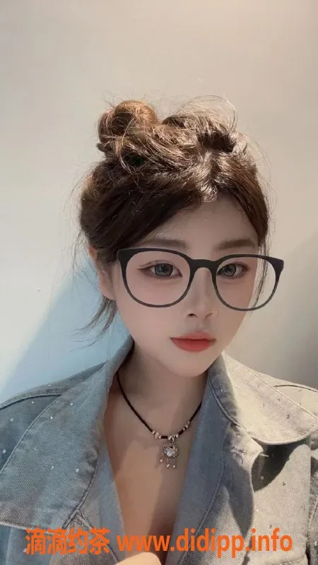 上海楼凤-普陀嫩妹崽崽：05年，36C，900元享受优质服务