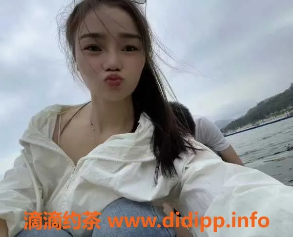 广州楼凤-黄埔小鱼，25岁，50斤，36C服务，性价比高