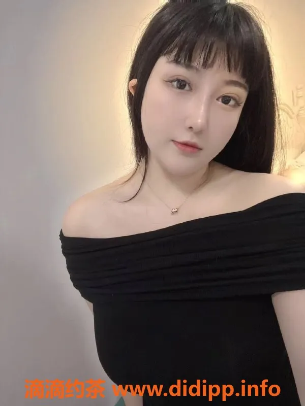 广州楼凤-天河御姐啵啵，700元舌吻服务，视频验证