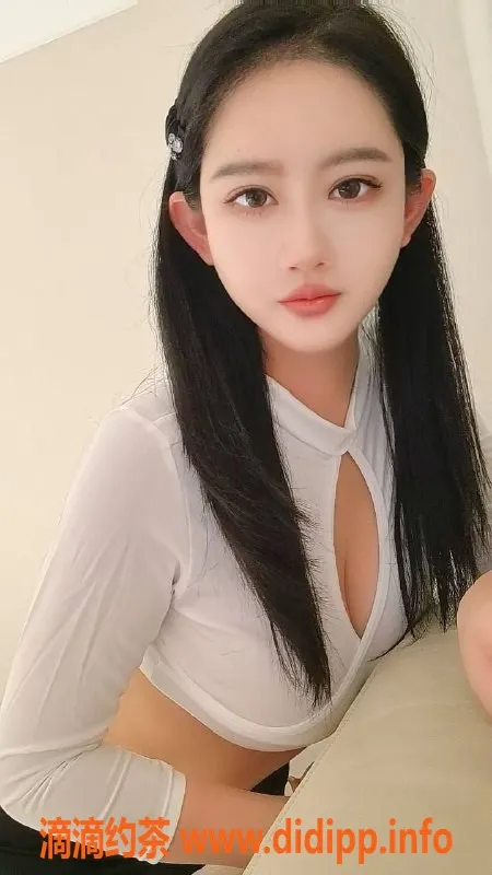 北京楼凤-朝阳玫瑰，163cm，47kg，千元档优质陪玩服务