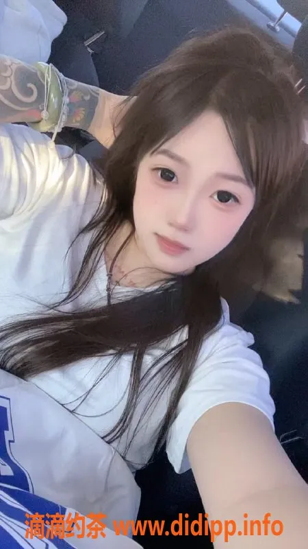 北京楼凤-米鹿，朝阳百子湾大胸妹，18岁165高价位服务