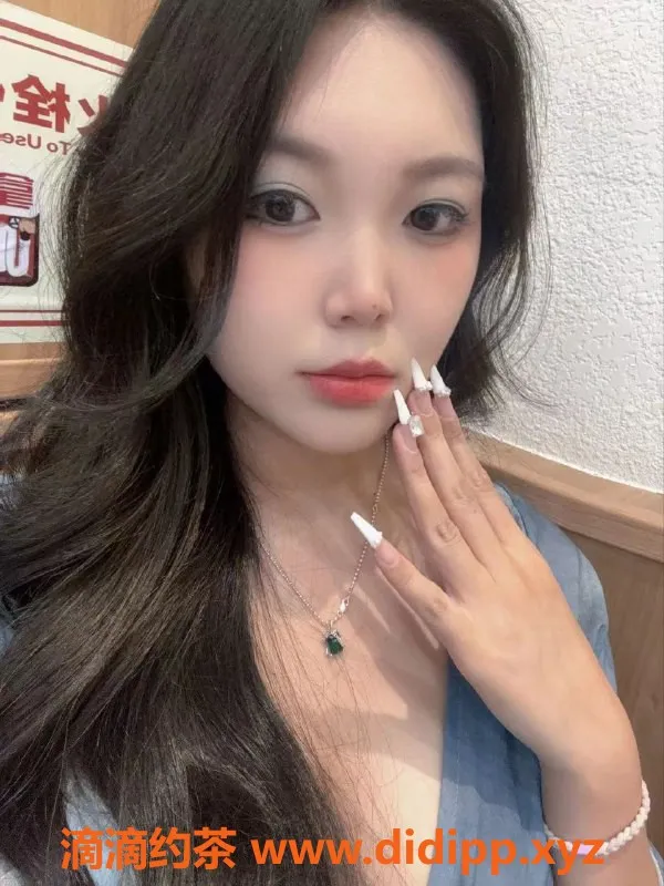 北京楼凤-萌萌：朝阳大胸长腿美女，千元档激情服务！