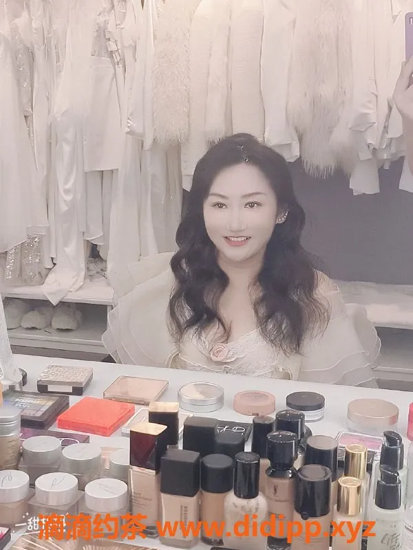 上海楼凤-虹口豆奶，160cm 55kg，600元起多种服务