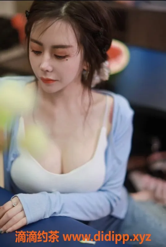 杭州楼凤资源信息,高挑性感女生，爱喝奶茶的优雅陪伴