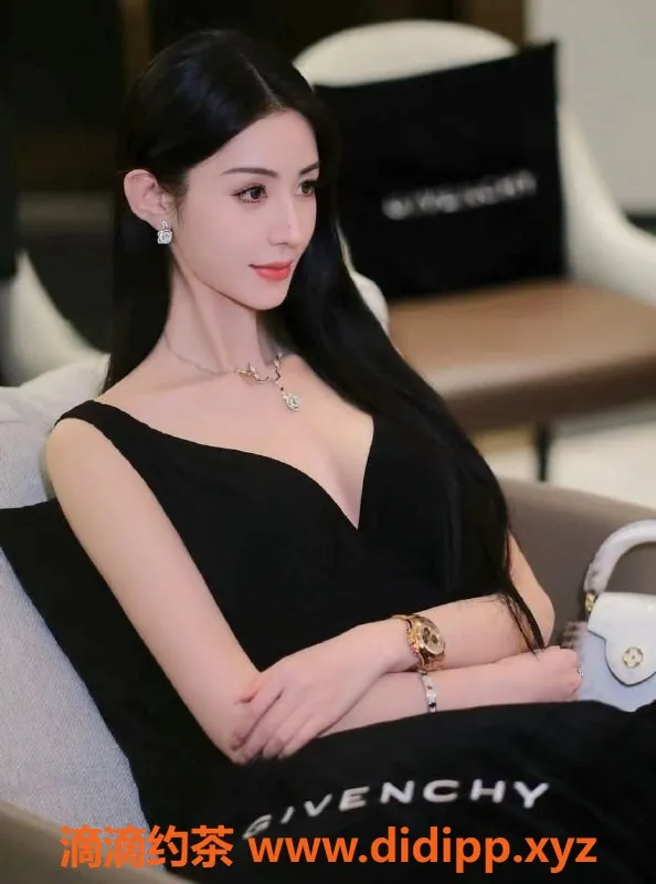 上海楼凤-普陀羽落 高173体48 价格1699起