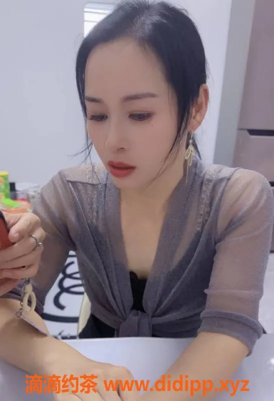 广州楼凤-天河娇娇35岁熟女 400元/p 视频验证