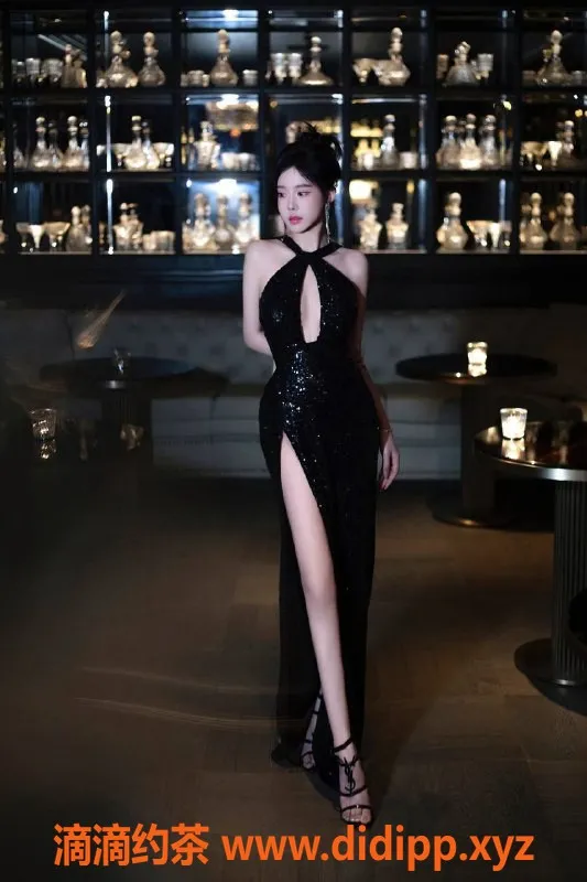 上海楼凤-长宁诗言 168CM大胸美女 价格1400P起