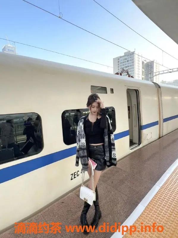 深圳楼凤-深圳福田梨香香，23岁C罩杯，2000元起