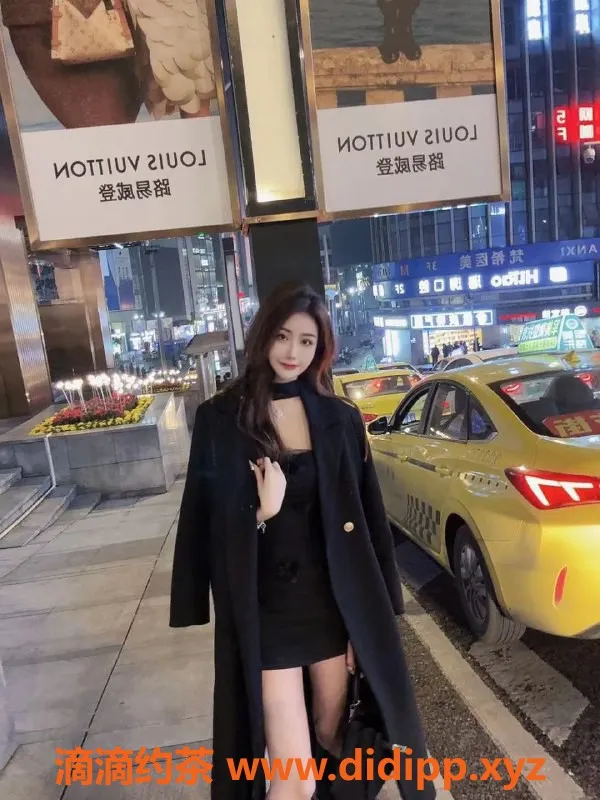 深圳楼凤-深圳福田梨香香，23岁C罩杯，2000元起