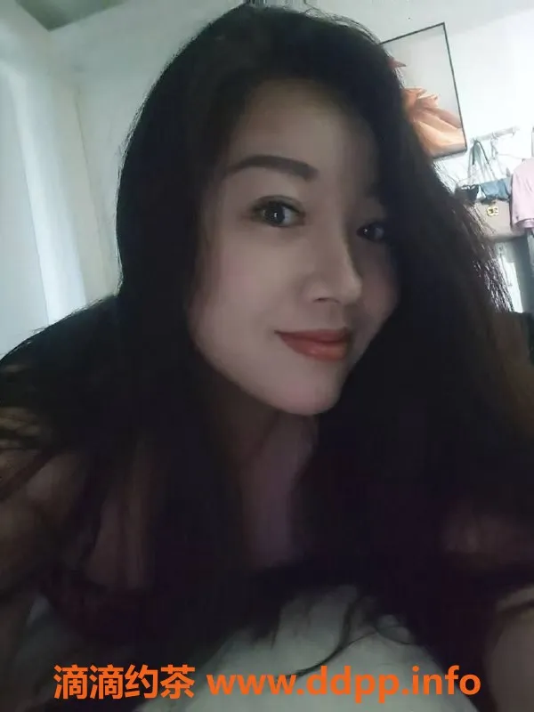 广州楼凤-番禺东儿少妇，500元私密服务等你来体验