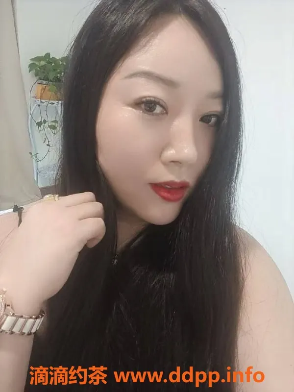 广州楼凤-番禺东儿少妇，500元私密服务等你来体验