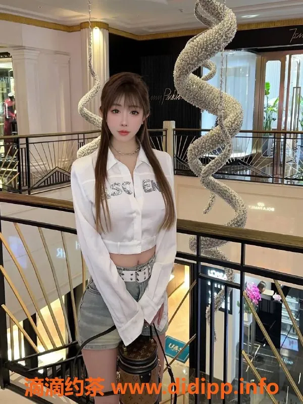 深圳楼凤-小若溪 - 性感相伴，午夜狂欢等你来