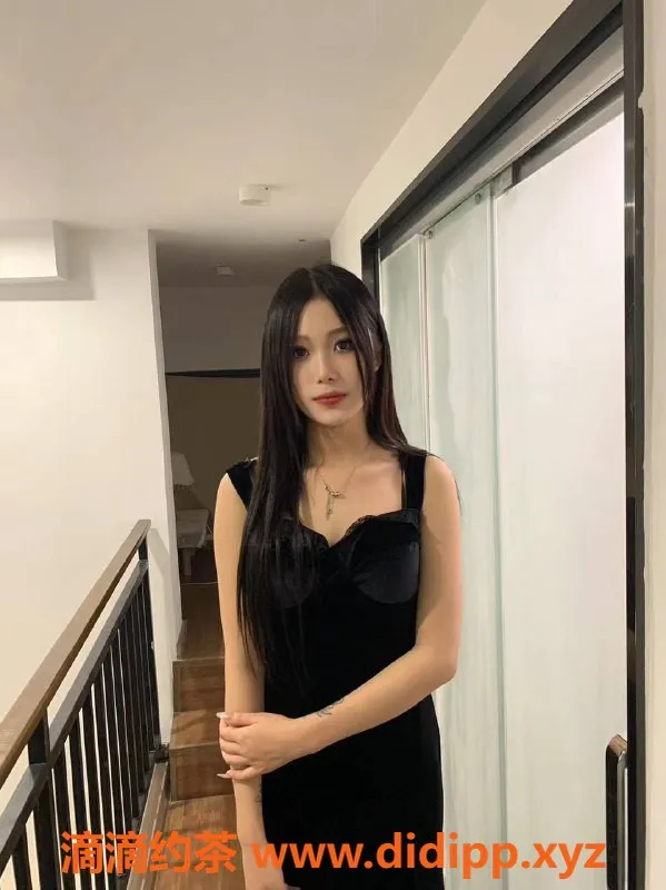 广州楼凤-番禺嫩妹依依，视频验证，700元体验