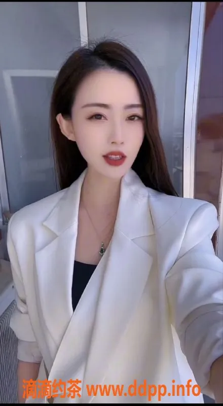 武汉楼凤-洪山区27岁御姐芯芯，168cm D胸服务超值