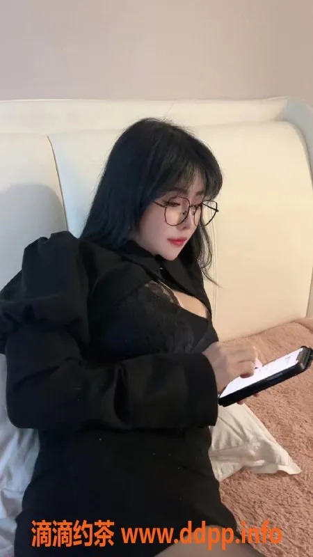 杭州楼凤-拱墅地区亲民艺人秋秋，半套服务推荐