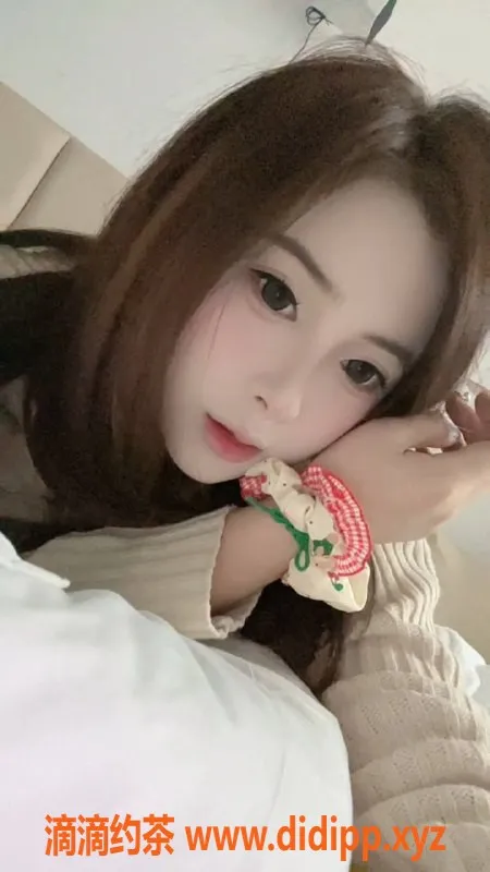 广州楼凤-天河小果御姐，500元舌吻服务值得试试