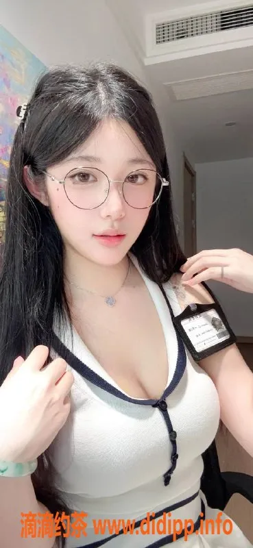 杭州上门服务-杭州上城区小依依 21岁 165cm 34C 价格实惠