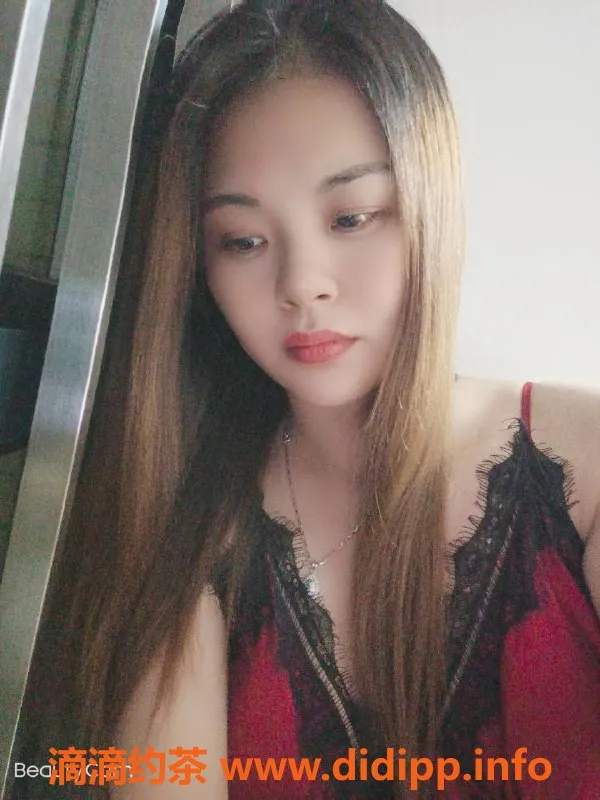 广州楼凤-番禺人妻娜娜，400元约会体验