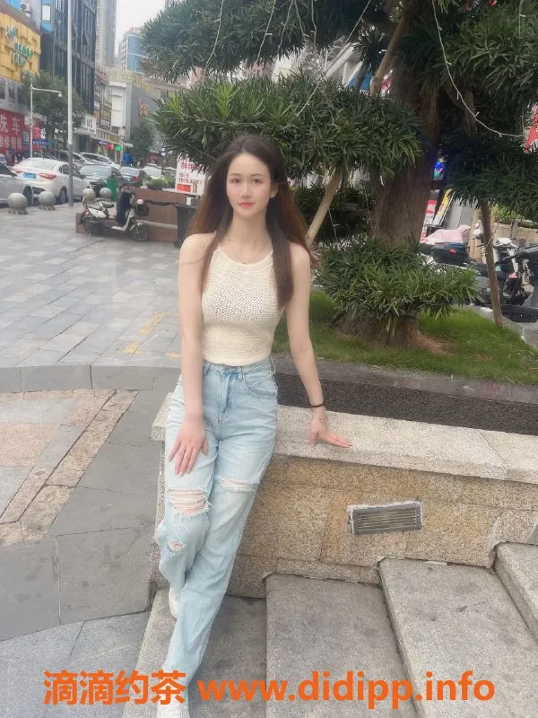 深圳楼凤-深圳龙华高馨，22岁174cm身材超赞！